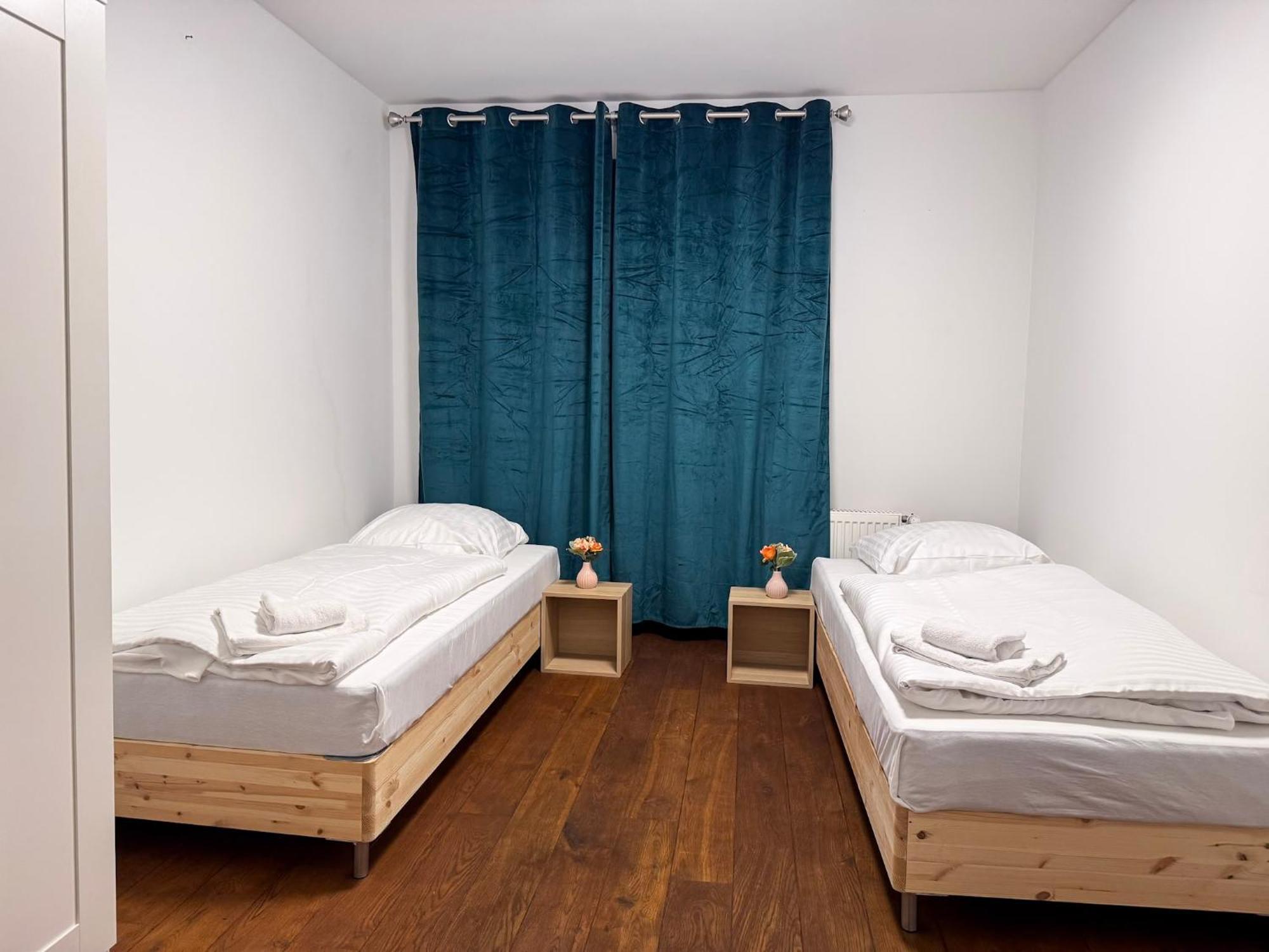 T&k - 8 Detached House - 6 Min To Messe Dus - Private Parking