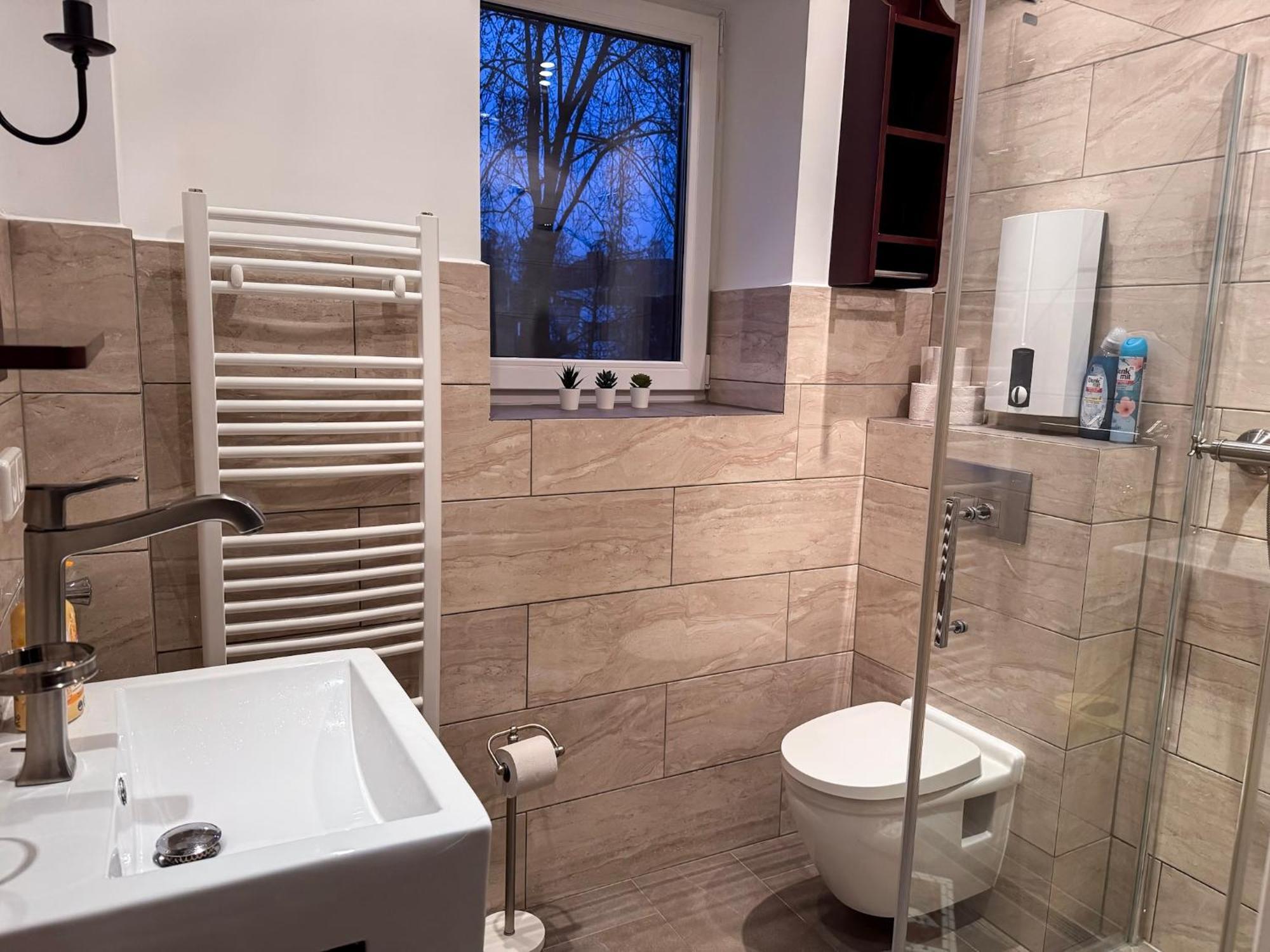 T&k - 8 Detached House - 6 Min To Messe Dus - Private Parking *