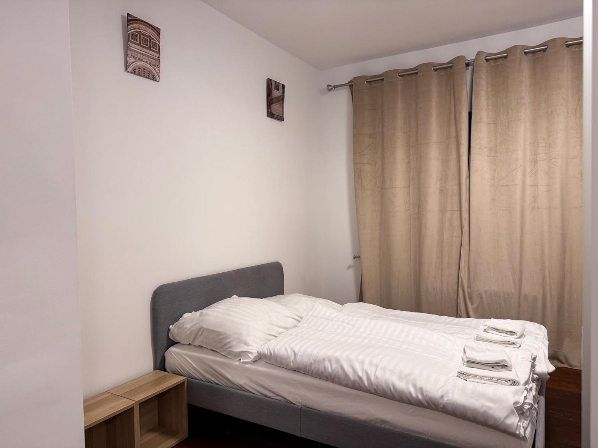 T&k - 8 Detached House - 6 Min To Messe Dus - Private Parking