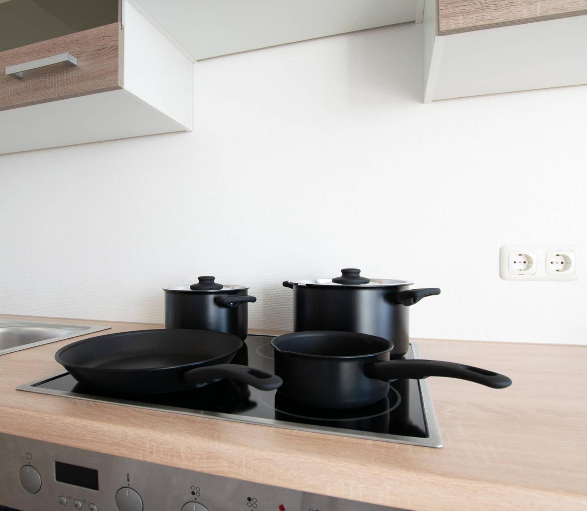 T&k - 8 Detached House - 6 Min To Messe Dus - Private Parking Vakantiehuis