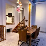 T&K Apartments - Komfortables Haus - 8 Zimmer - 6min zur MESSE