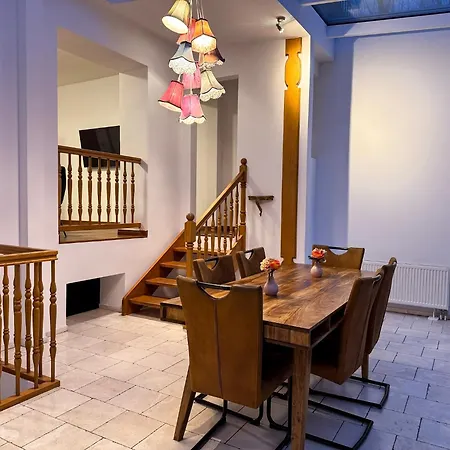 T&k - 8 Detached House - 6 Min To Messe Dus - Private Parking Holiday home *